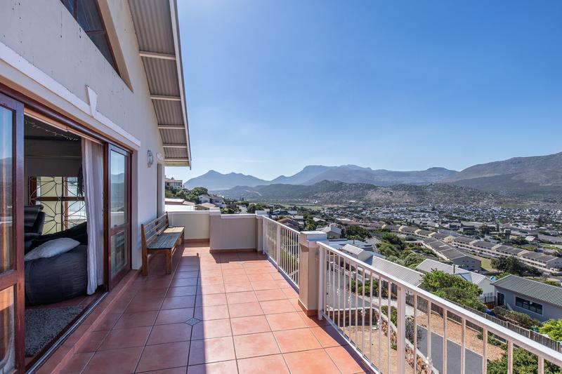 5 Bedroom Property for Sale in Fish Hoek Western Cape